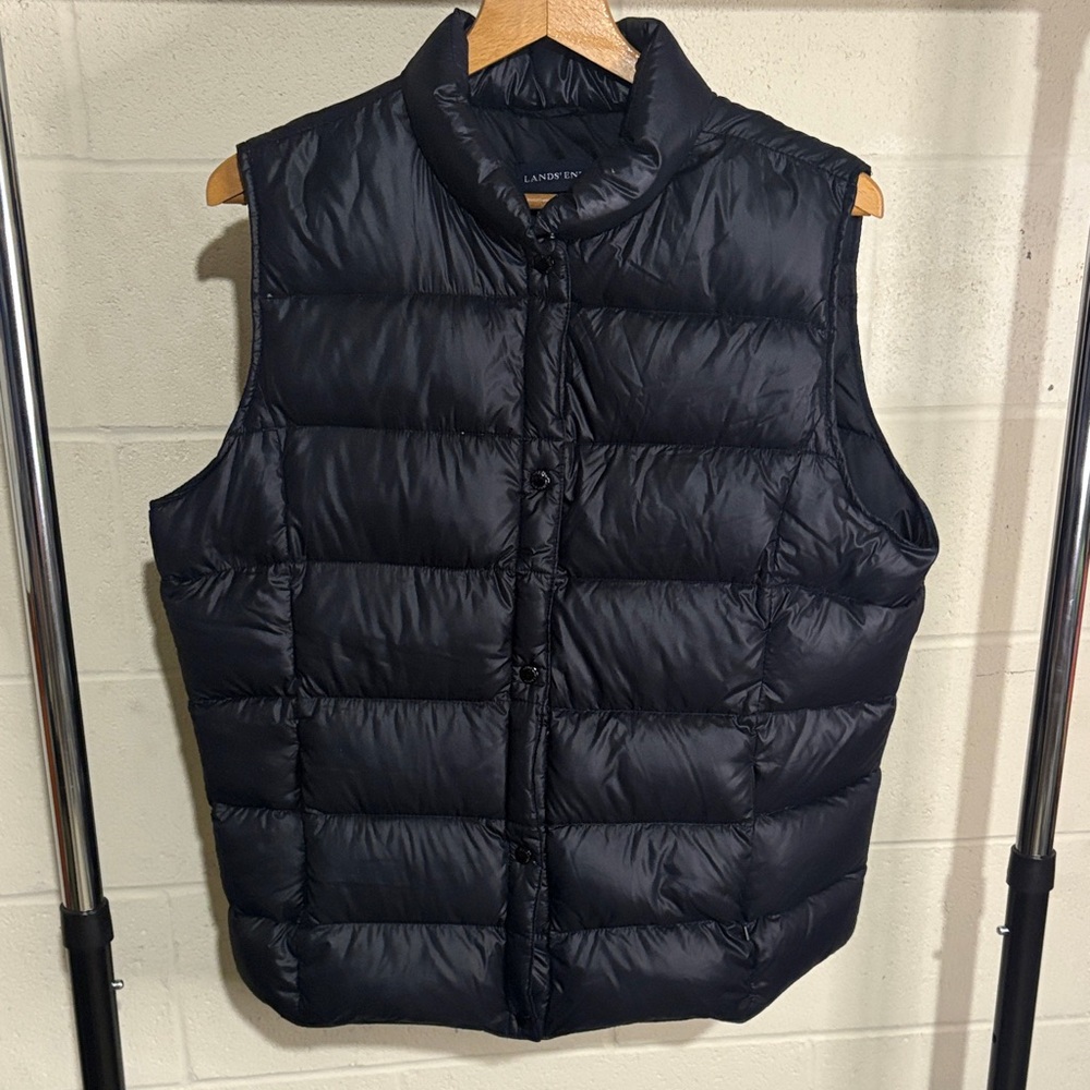 Land’s End women’s Black Puffer down feather button up Vest Large 14-16